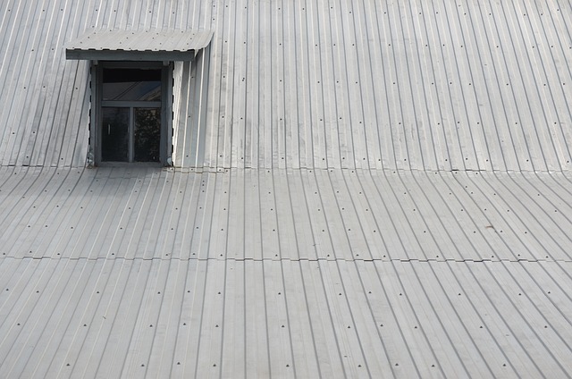 rooferroofingslate-roofslate-roof-repair-640x480-57327623.jpeg