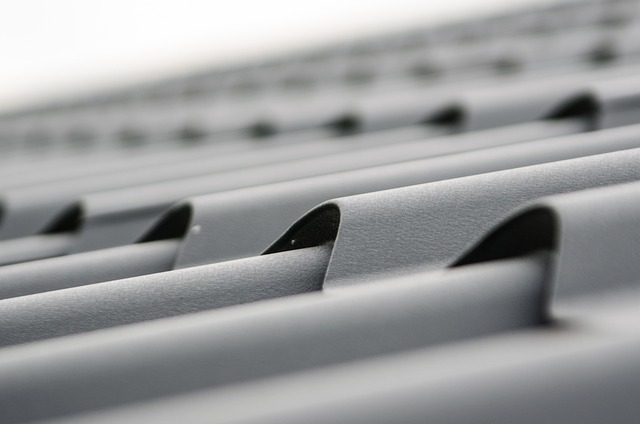 rooferroofingsteel-roofsteel-roof-repair-640x480-28177062.jpeg
