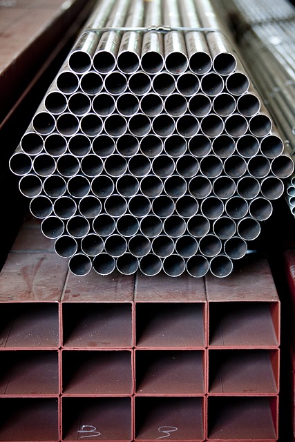 rooferroofingsteel-roofsteel-roof-repair-640x480-5188559.jpeg