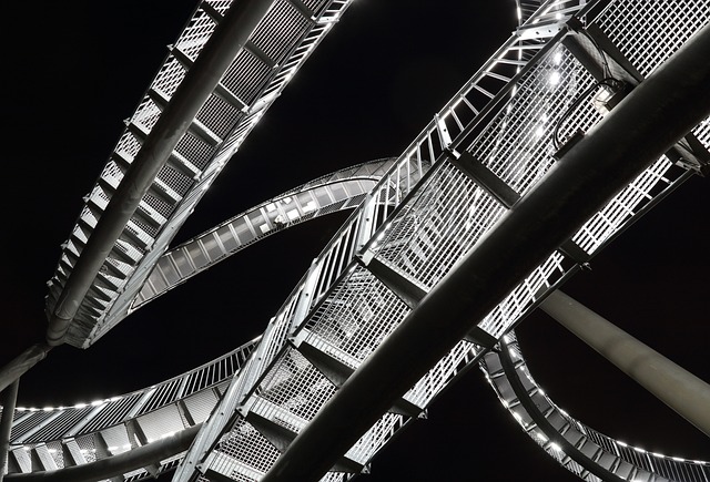 rooferroofingsteel-roofsteel-roof-repair-640x480-96703757.jpeg
