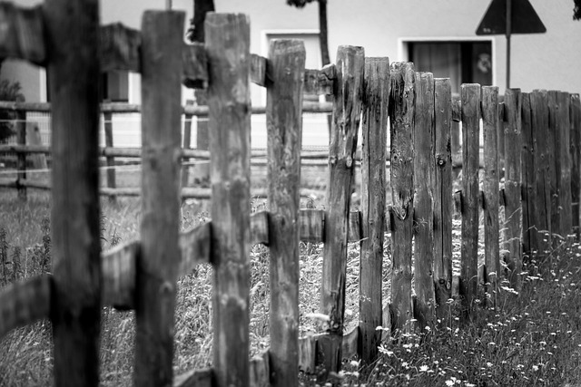 fence-company-640x480-35304505.jpeg