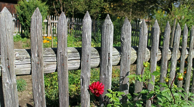 fence-company-640x480-76193393.jpeg
