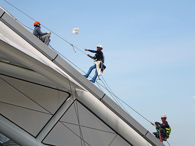 roofingleaking-roofroof-leaksroof-repair-640x480-47795312.jpeg