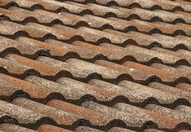 roofingleaking-roofroof-leaksroof-repair-640x480-67863036.jpeg
