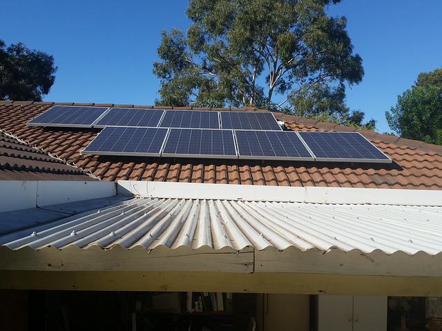steel-roof-installation-640x480-9170564.jpeg