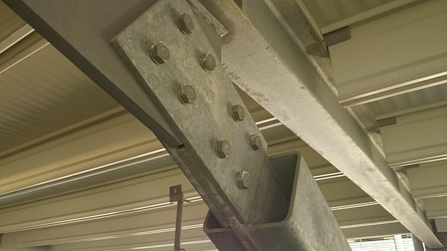 steel-roof-repair-640x480-45253351.jpeg